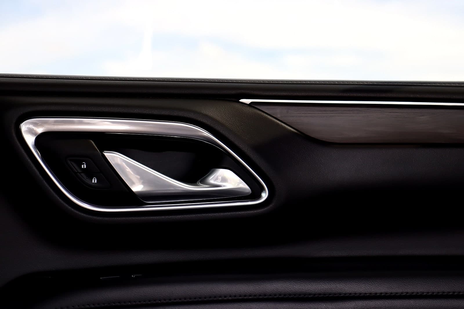 Chevrolet Suburban — 3